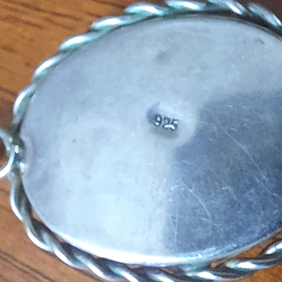 Vintage Avanturine Cabushon Pendant in Silver Bezzel. 2" - Picture 5 of 8